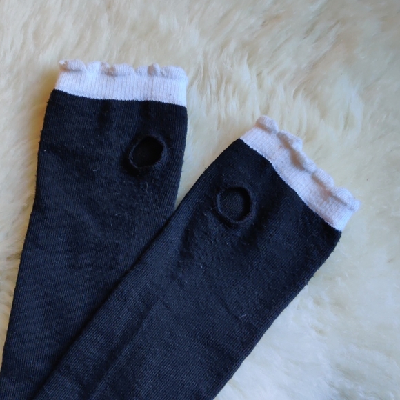 5/$25 ๐ Black & White Gloves / Sleeves - Picture 2 of 5
